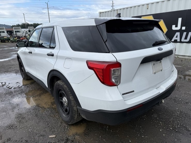 2020-ford-explorer-image-6