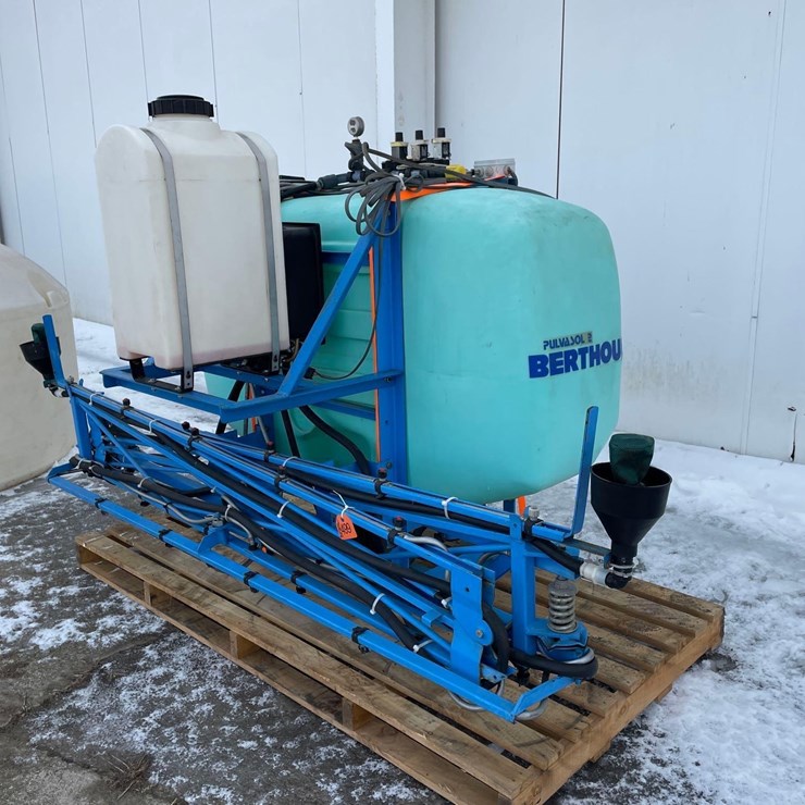 Berthoud 3pt sprayer