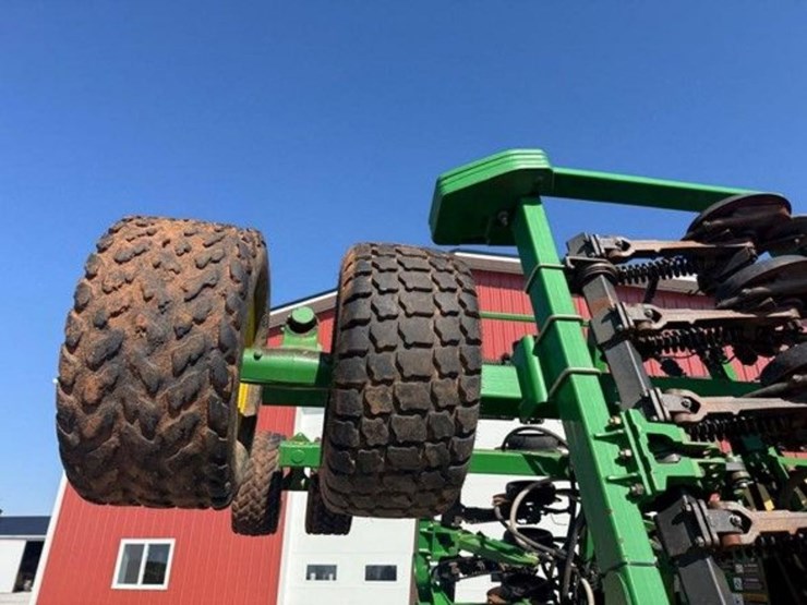 2010-john-deere-1990-image-23