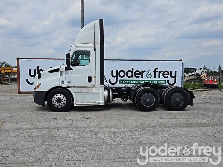 2022-freightliner-cascadia-116-image-1