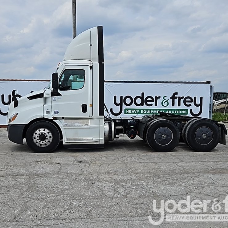 2022 FREIGHTLINER CASCADIA 116