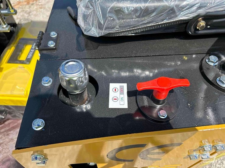 mini-excavator-image-11
