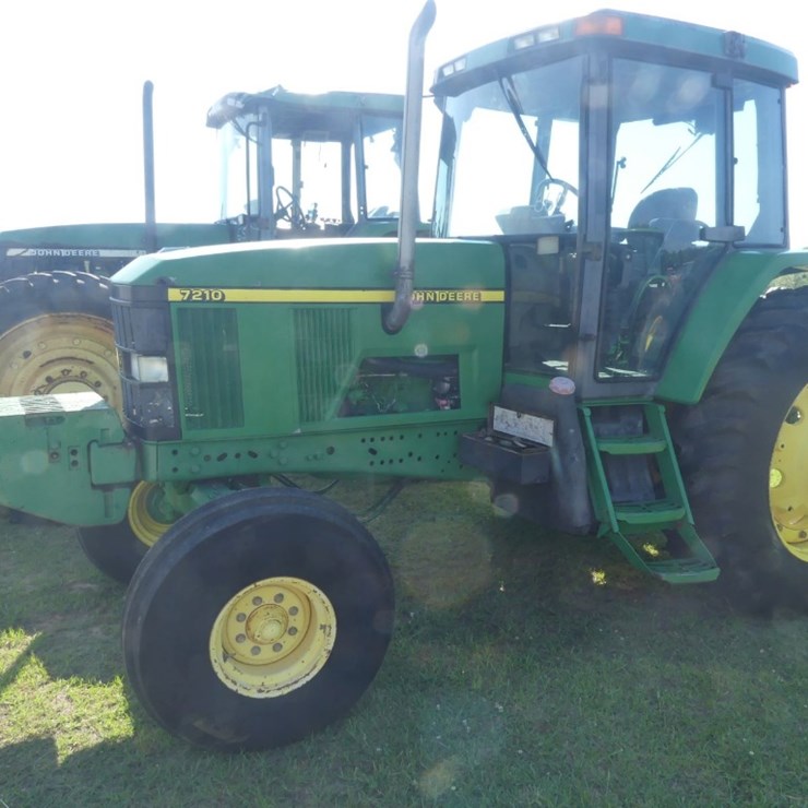 2000 JOHN DEERE 7210