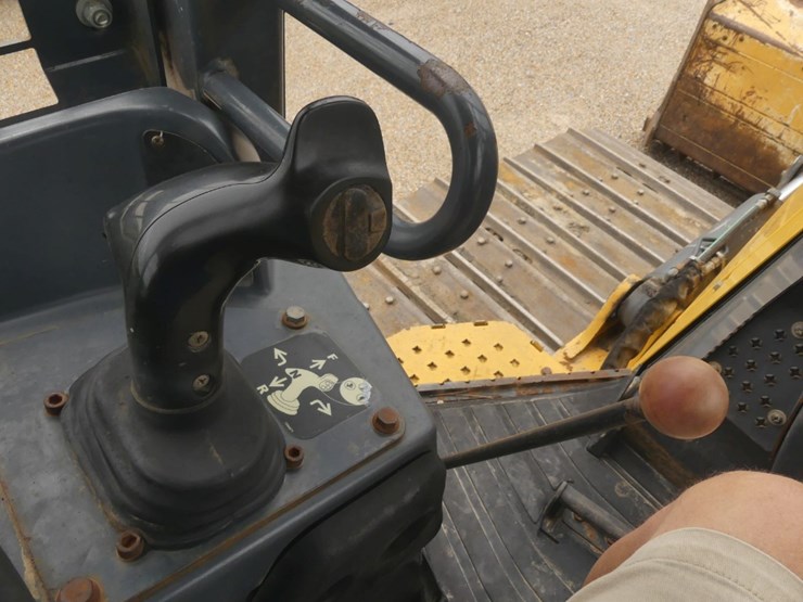 2012-deere-700k-lgp-image-14