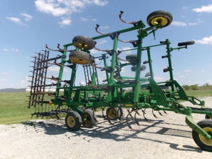2003-john-deere-2210-image-5