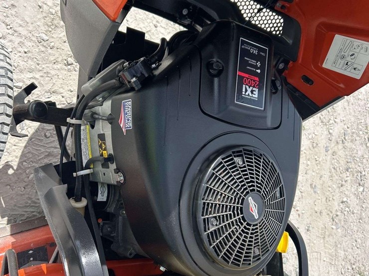 2005-husqvarna-yth24v53-54in-riding-lawn-mower-image-8