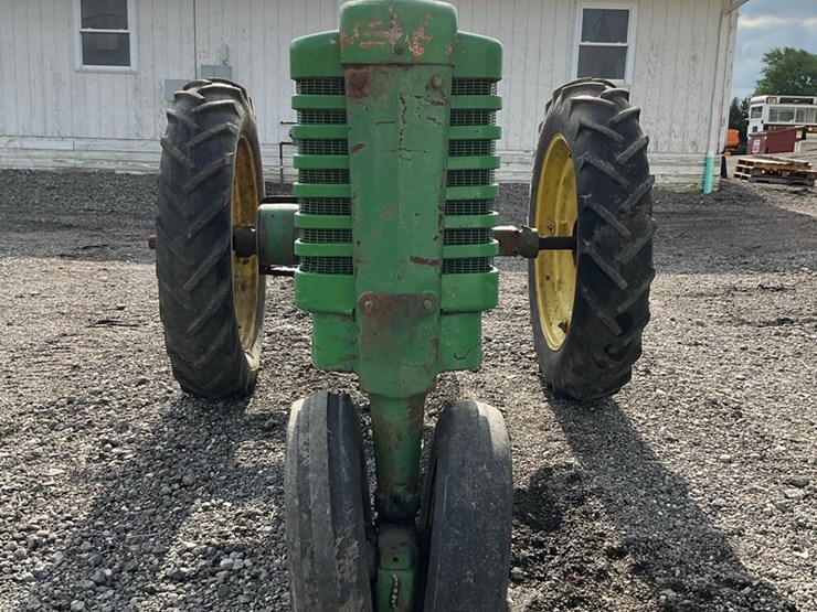 john-deere-b-image-2