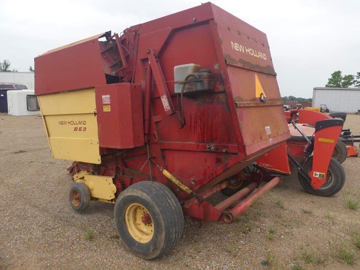 new-holland-853-image-4