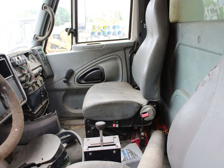 2006-international-durastar-4200-image-11