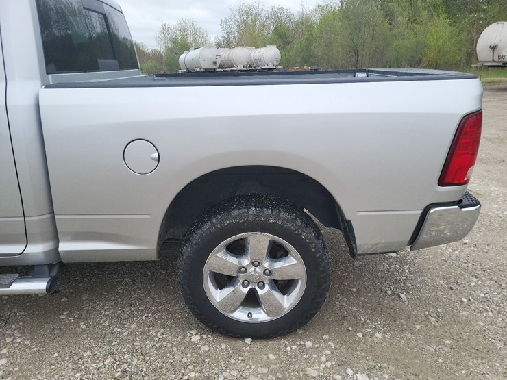 2014-dodge-1500-image-32