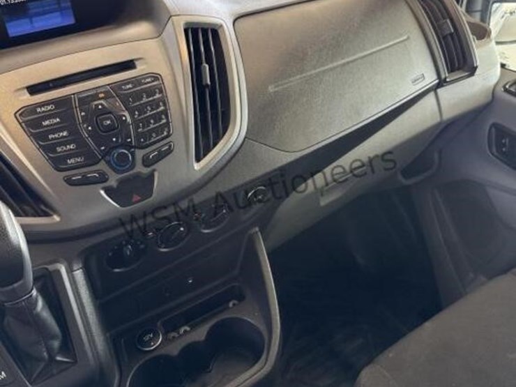 2015-ford-transit-image-22