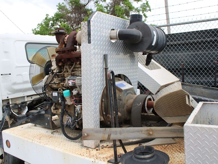 2005-isuzu-nqr-image-8
