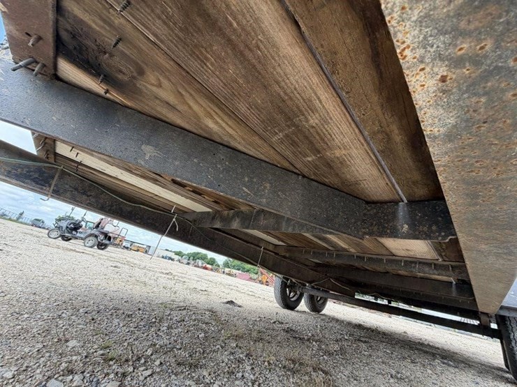 l2--18'-lowboy-trailer-image-6