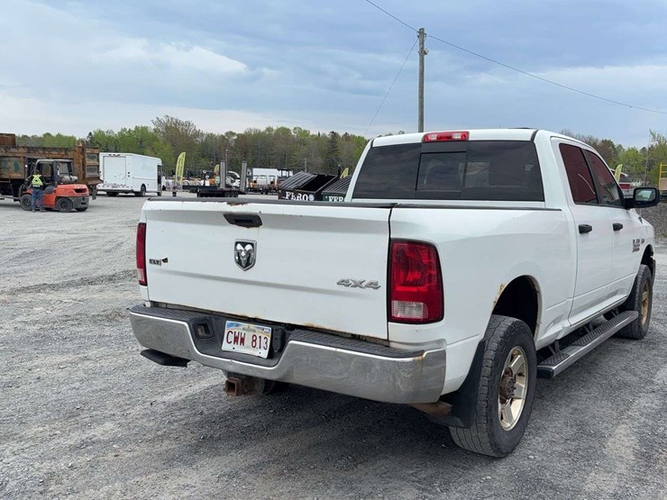 2013-dodge-2500-image-9