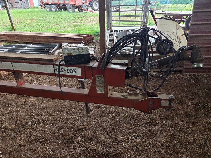 hesston-7500-image-2