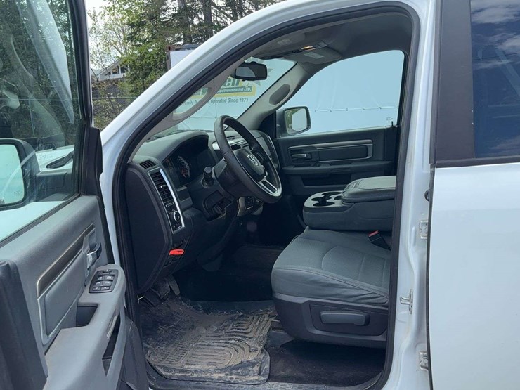 2016-dodge-1500-image-9