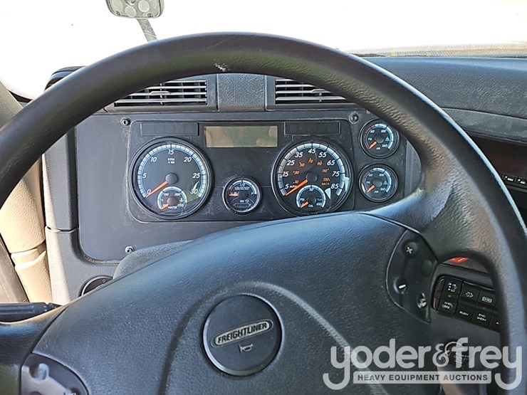 2019-freightliner-cascadia-125-image-8