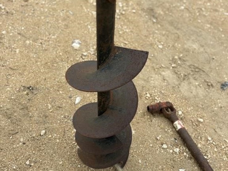 l3---rhino-post-hole-digger-image-4