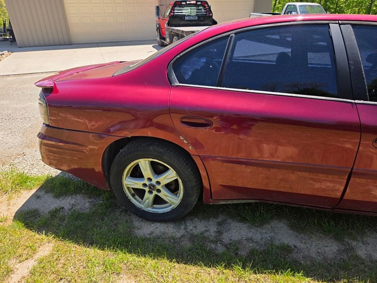 2003-pontiac-bonneville-sle-car-image-15