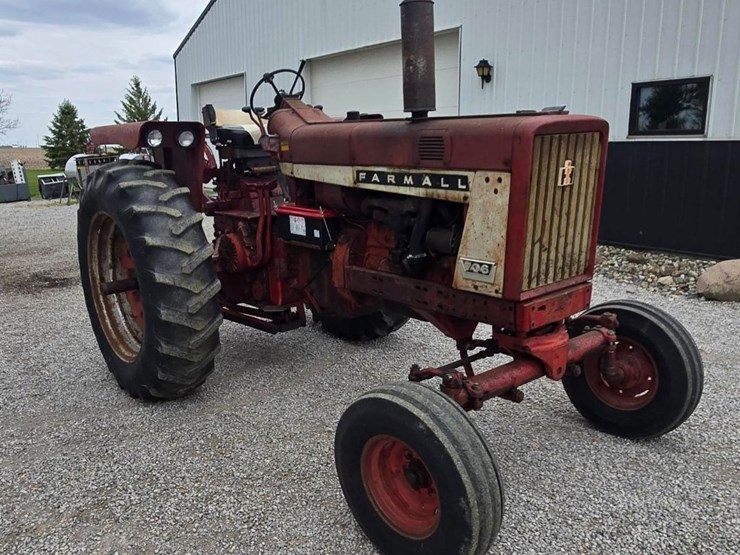 1965-ih-706-tractor-image-5