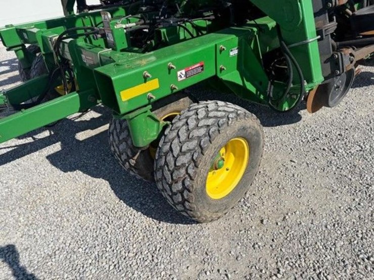 2010-john-deere-1990-image-24