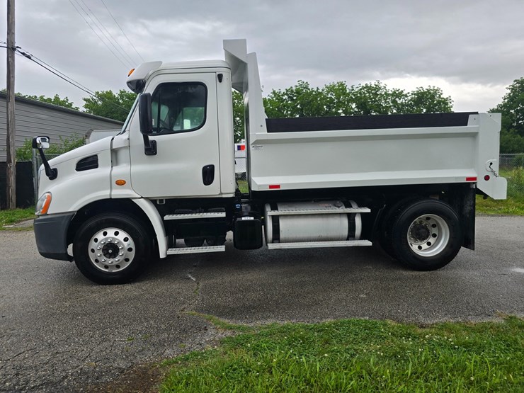 2015-freightliner-cascadia-113-image-7