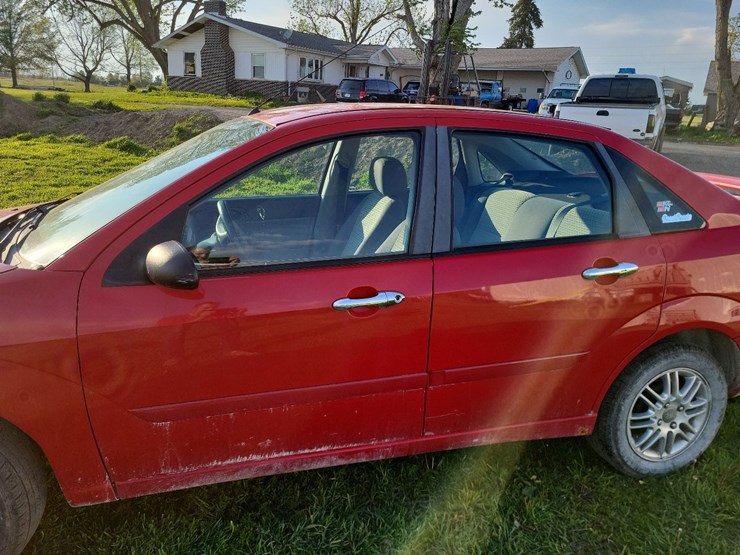 2007-ford-focus-sedan-image-13