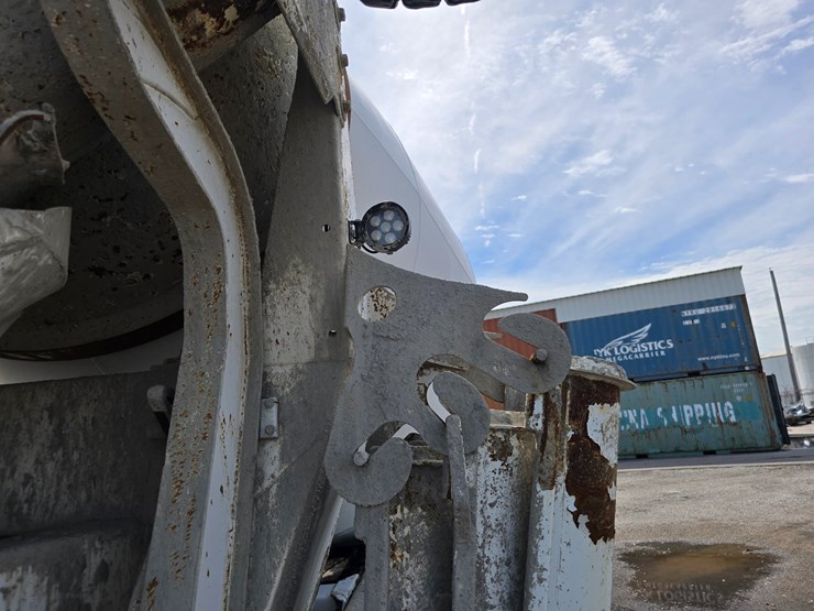 2014-peterbilt-365-image-119