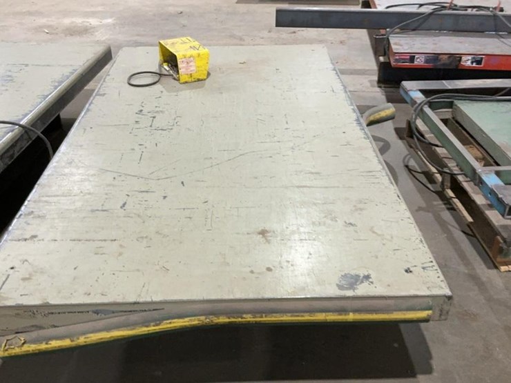#154-•-2000-lb.-scissor-lift-image-2