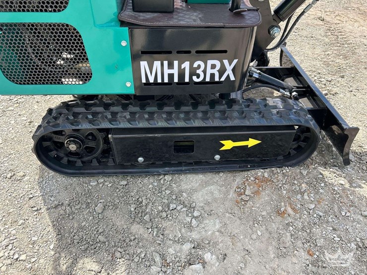 mini-excavator-image-22