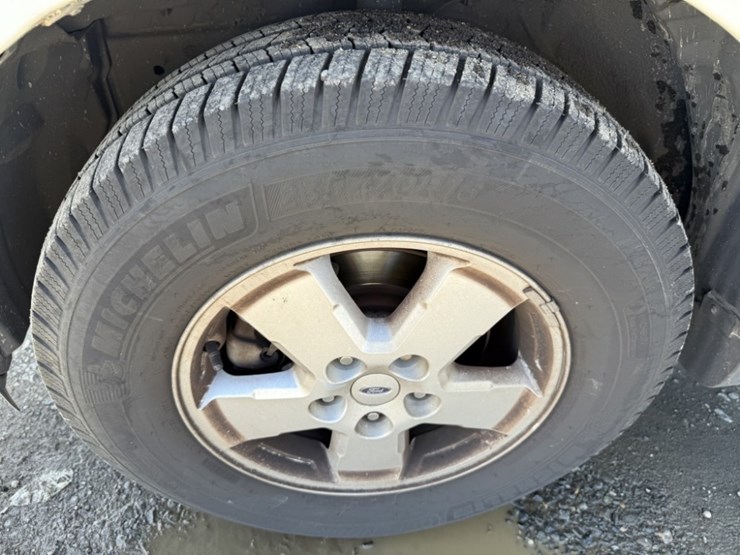2012-ford-escape-image-15
