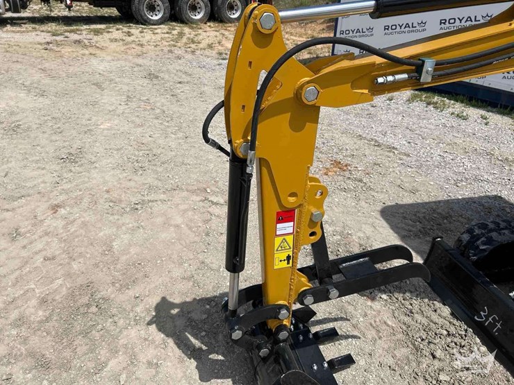 mini-excavator-image-15