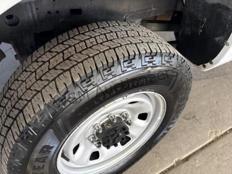 2015-dodge-2500-image-9