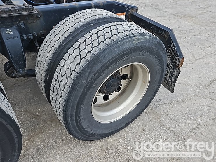 2019-freightliner-cascadia-125-image-14