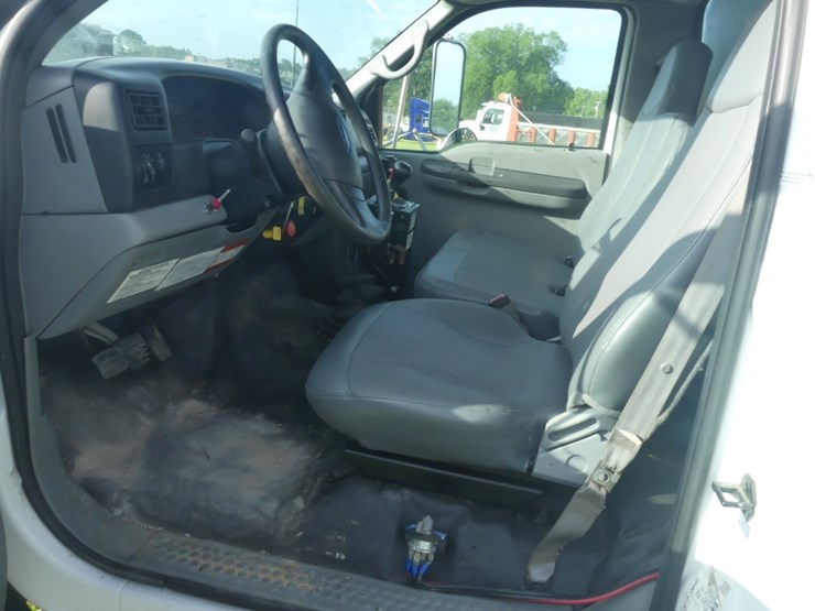 2004-ford-f750-image-11