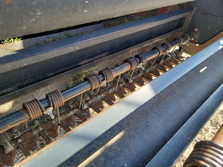 international-8840-swather-image-15