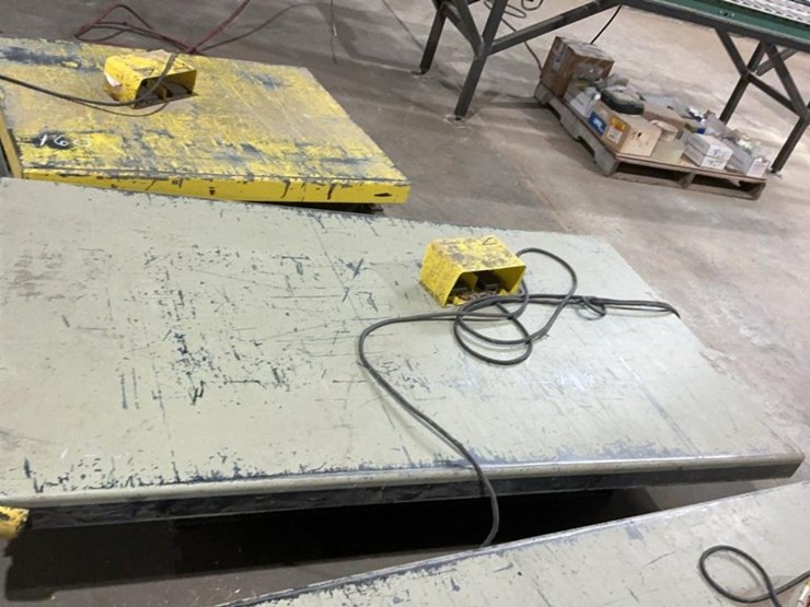 #155-•-2000-lb.-scissor-lift-image-1