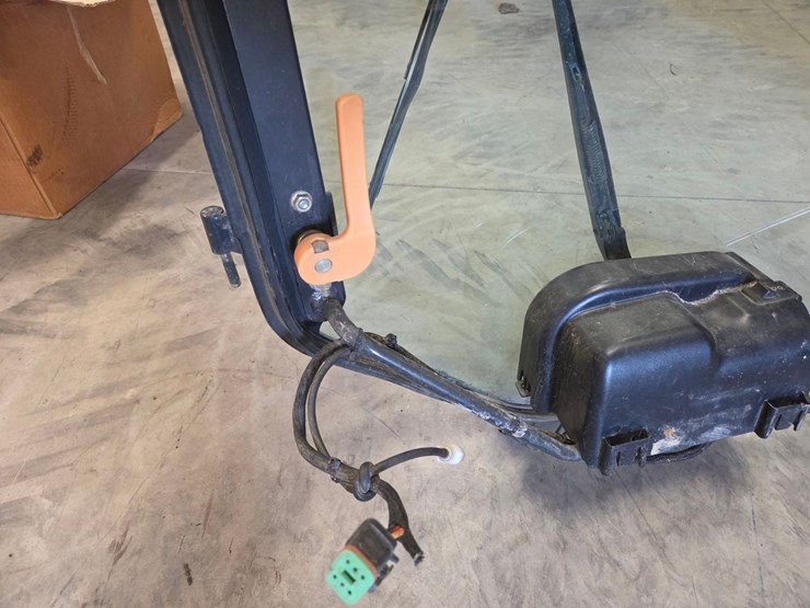 2013-bobcat-s630-image-37