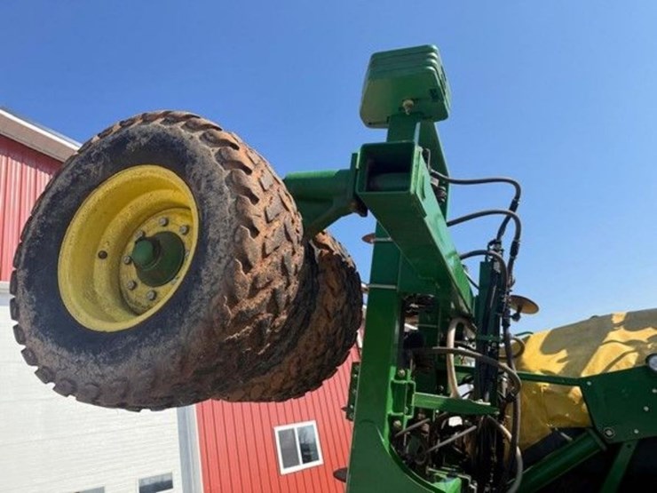 2010-john-deere-1990-image-42