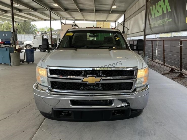 2013-chevrolet-silverado-3500hd-image-3