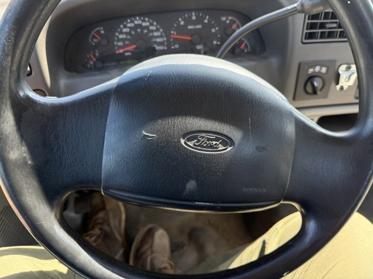 2002-ford-f250-xl-image-28