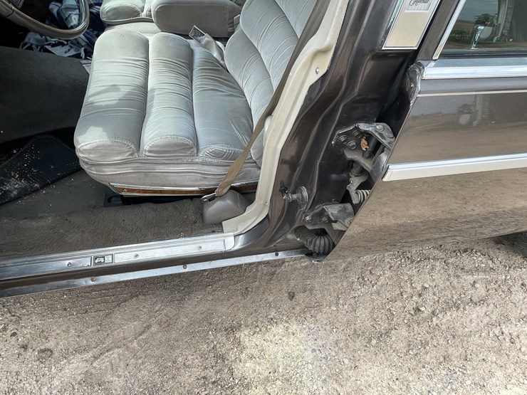#140-•-1983-buick-park-avenue-(title-in-delay)-(kaukauna,-wi)-image-18