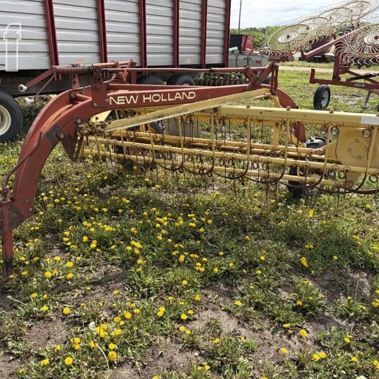 NEW HOLLAND 256