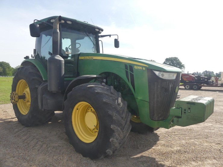 2011-john-deere-8285r-image-2