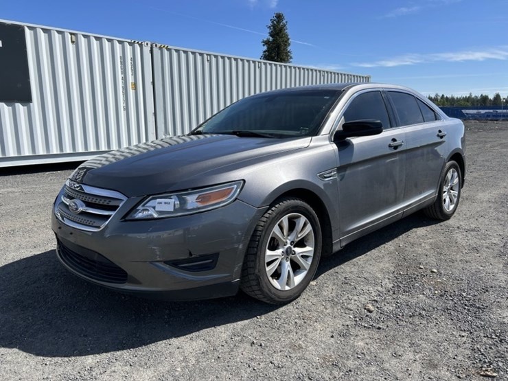 2012-ford-taurus-sel-sedan-image-1
