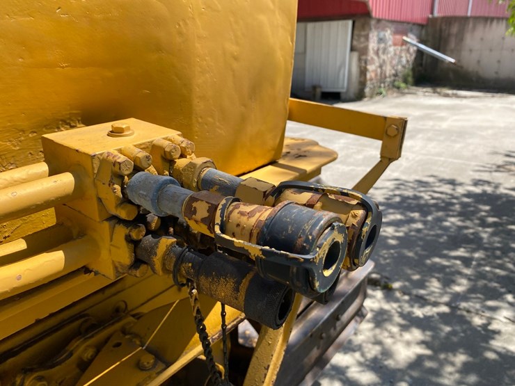 caterpillar-d4-image-39