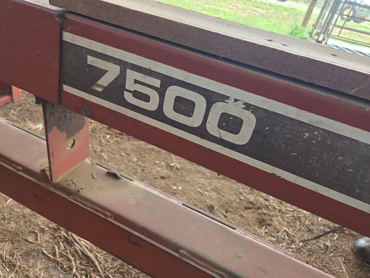 hesston-7500-image-8