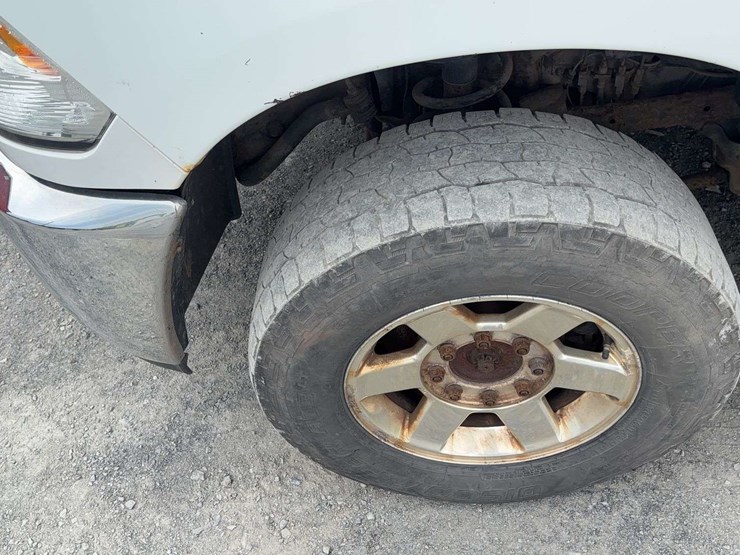 2013-dodge-2500-image-23