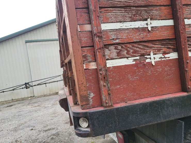 1982-international-1754-single-axle-grain-truck-image-31