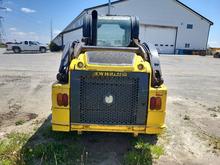 new-holland-l218-image-8